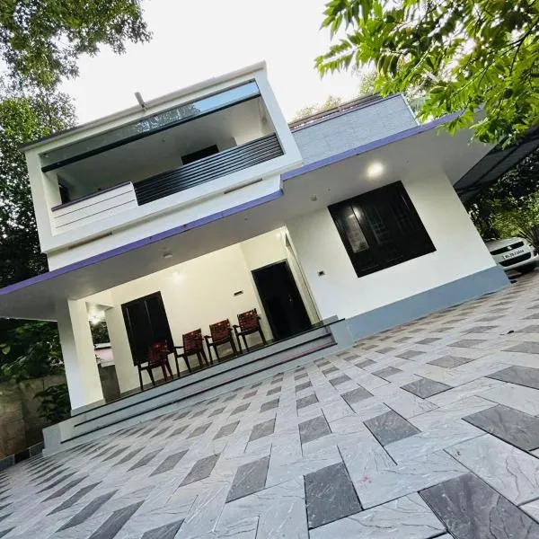 Licence To Chill Homestay Villa,位于Pūvār的酒店