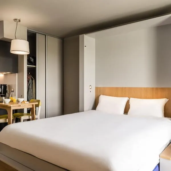 阿达吉欧公寓式酒店 - 可前往白鸽拉德芳斯商务中心，位于科隆布的酒店