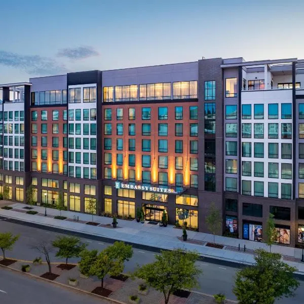 Embassy Suites By Hilton Chattanooga Downtown，位于查塔努加的酒店