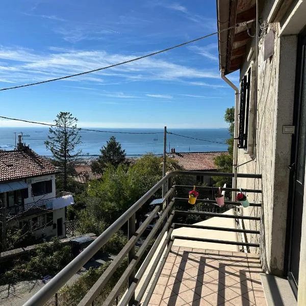 casa Ludovica-giardino privato, vista mare，位于的里雅斯特的酒店