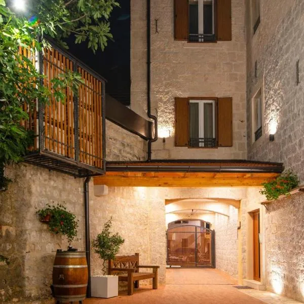 Luxury apartments White house，位于锡尼的酒店