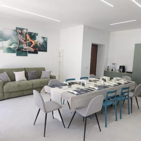 Casa Ginevra Lusso fronte mare con posto auto，位于加埃塔的酒店