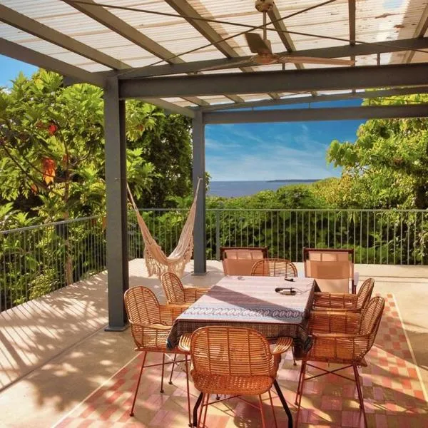 Bayay Tamsi - Private Jungle Villa with Ocean View，位于卢纳将军城的酒店