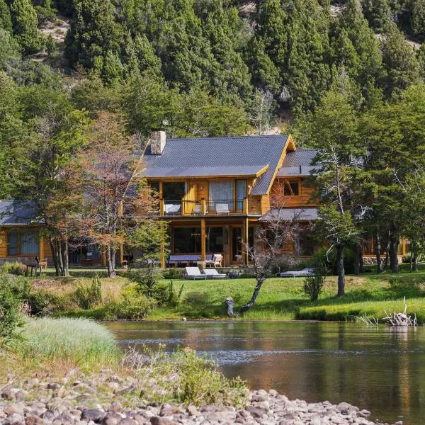 德蒙塔纳里约和莫苏酒店，位于圣马丁德洛斯的酒店