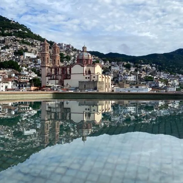 Hotel Casa Domínguez，位于塔斯科·德·阿拉尔孔的酒店