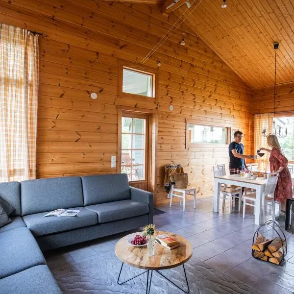 奥拉维度假屋，位于Oravi的酒店