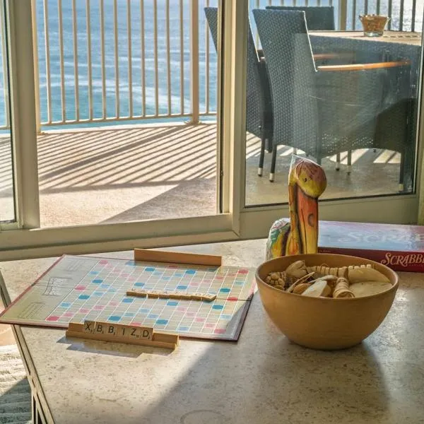 Beachfront 2BR Condo - Gulf Views - Panama City Beach，位于巴拿马城海滩的酒店