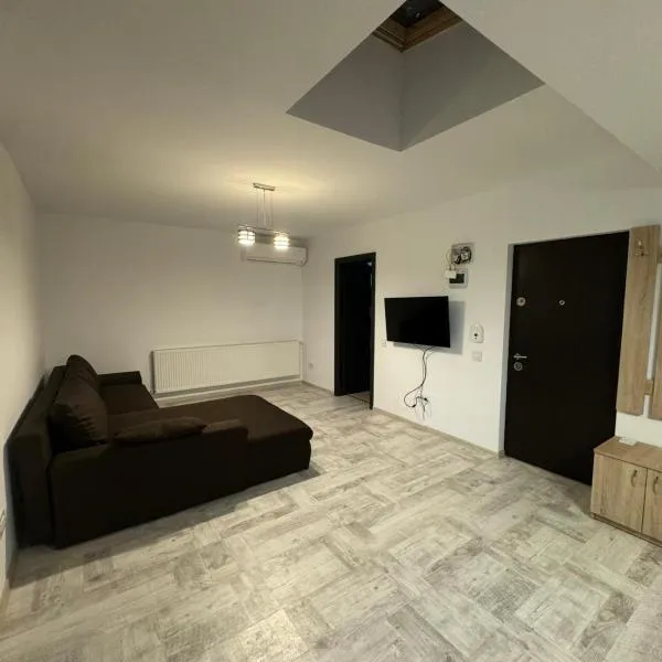 Madona Apartment，位于克拉约瓦的酒店