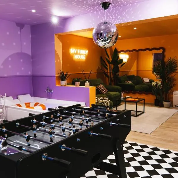 My Funky House - Jacuzzi, Sauna, billard, cinéma, Nintendo Switch, jeux, filet suspendu，位于Manage的酒店