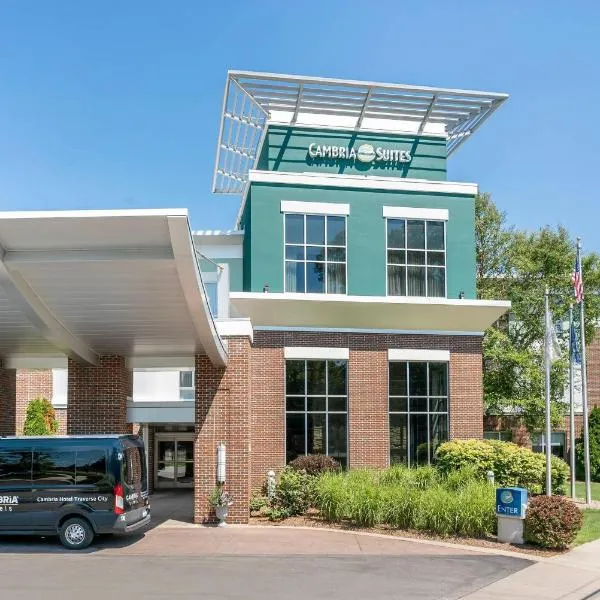 Cambria Hotel Traverse City，位于特拉弗斯城的酒店