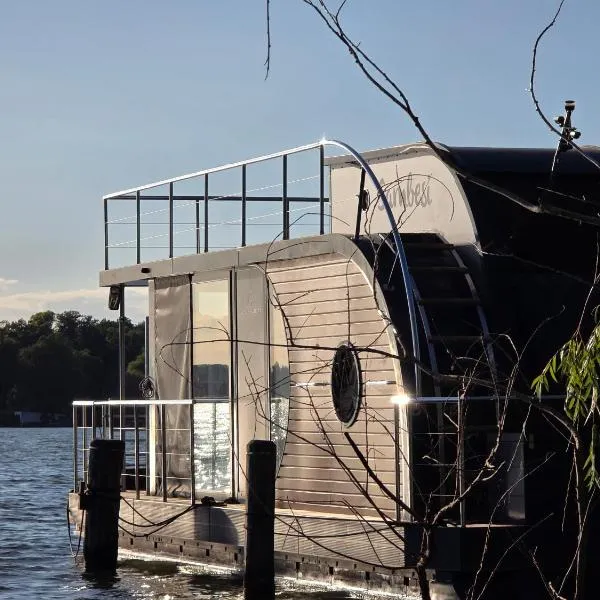 Seeblick Hausboot Sambesi，位于柯尼希斯武斯特豪森的酒店