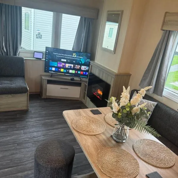 Ty Mawr holiday site 2 day minimum stay，位于Kinmel Bay的酒店