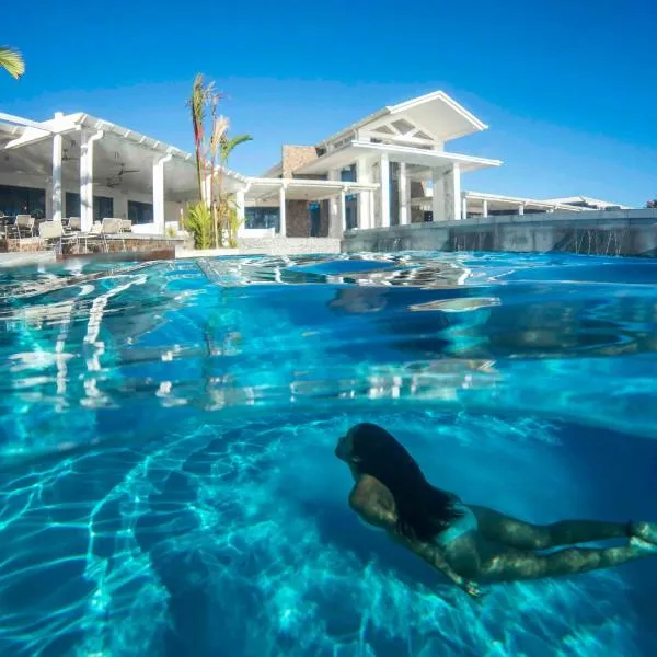 托米西纳岛度假酒店，位于Lepea的酒店