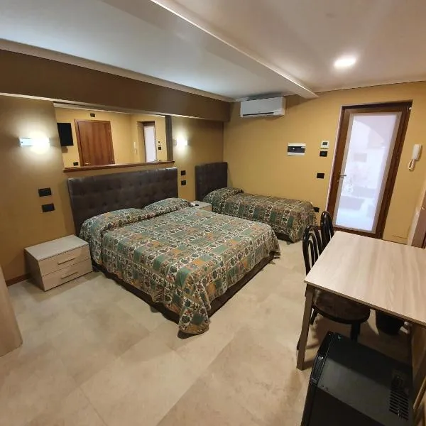azalea Rooms & apartments domo 3，位于巴韦诺的酒店