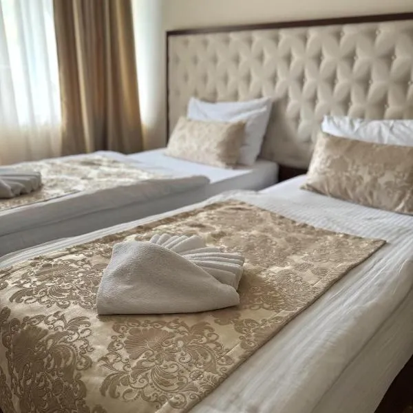 Hotel Turist 98，位于亚伊采的酒店