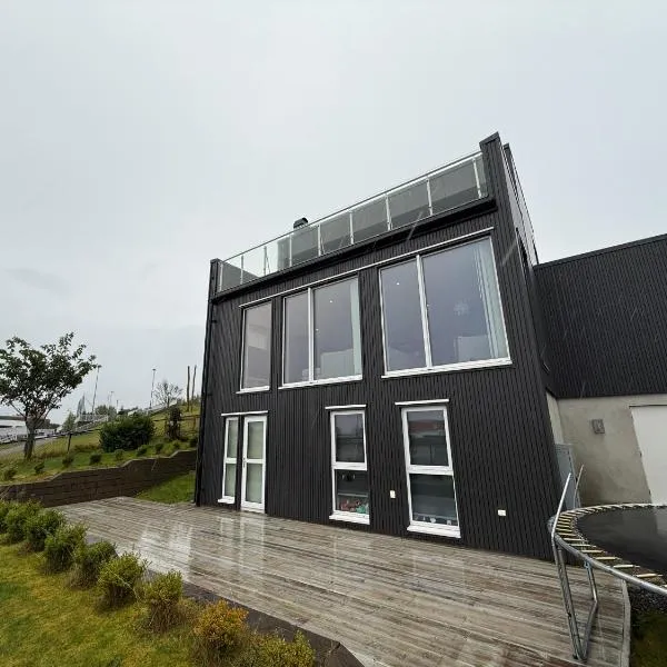 Luksuriøs enebolig, nær Ålesund，位于Ytterland的酒店