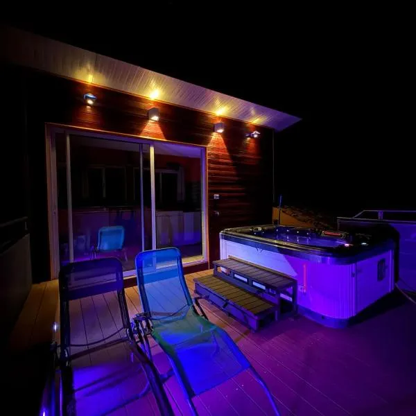 Maison de village avec spa privé & grande terrasse calme & détente，位于杜尔涅的酒店