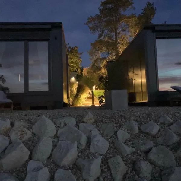 Casa Slarku - Luxury Container Houses，位于米什科尔茨的酒店