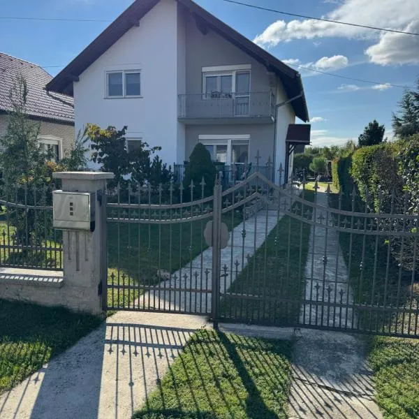 Apartman Miškić，位于Čepin的酒店