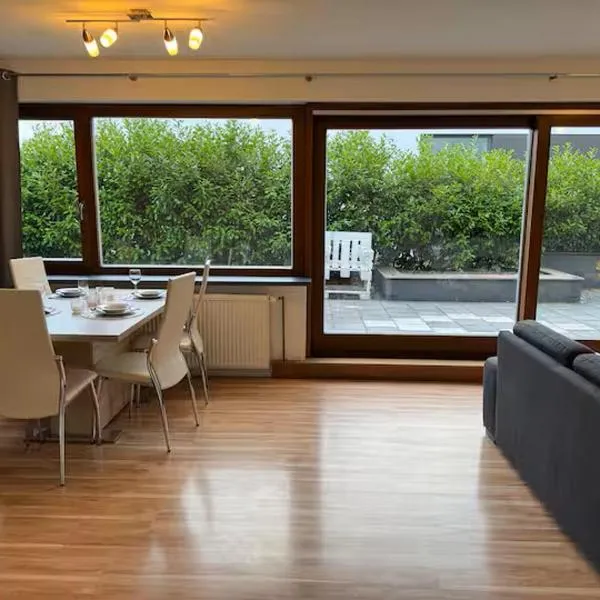 95qm Wohnung für 6, 3 Schlafzimmer, ruhig & stadtnah, Parkplatz，位于巴特赫尔斯费尔德的酒店