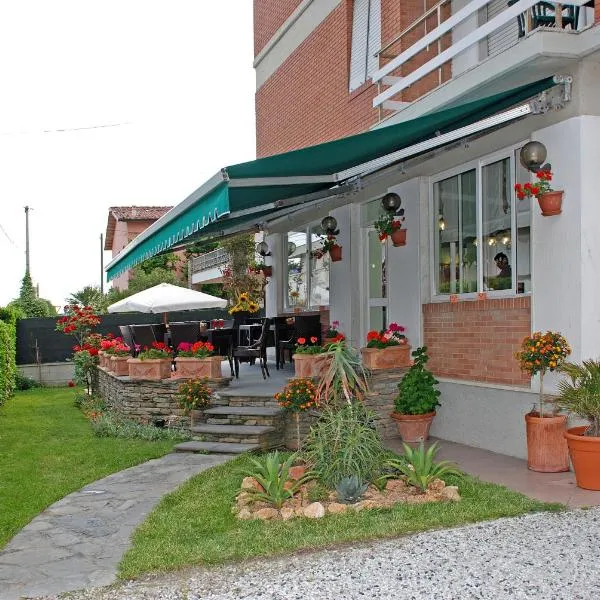 米凯拉酒店，位于Ortonovo的酒店