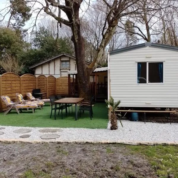 jolie bungalow 2 pas du lac，位于桑吉内的酒店