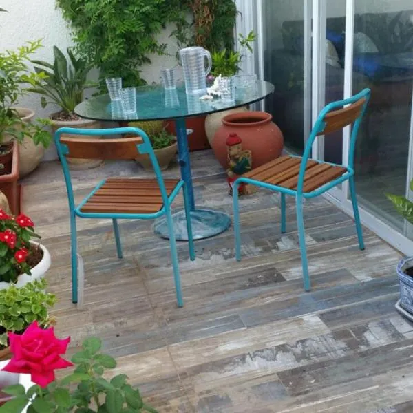 Tel Aviv Roof Apartment，位于Or Yehuda的酒店