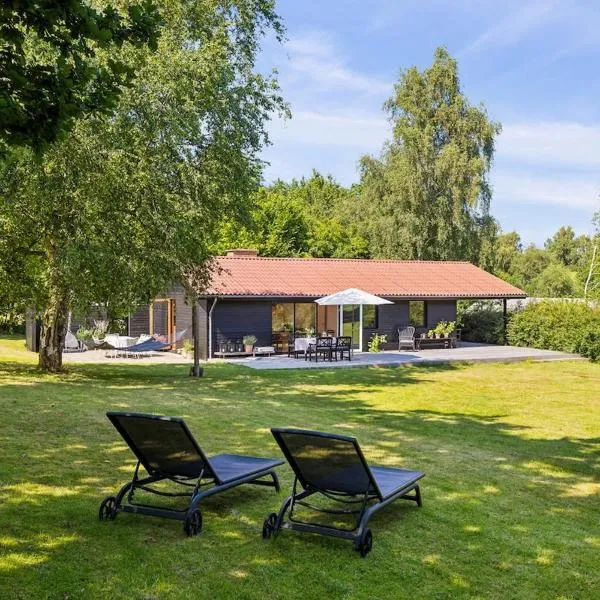 Charming Cottage Near Heatherhill With Jacuzzi，位于瓦伊比的酒店