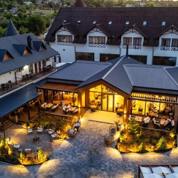 SV Hotel, Restaurant & Airport Parking，位于Todireşti的酒店
