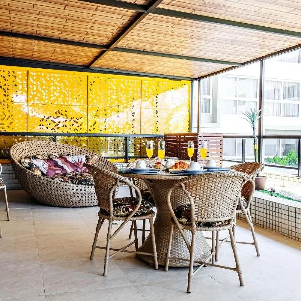 Flat espaçoso no Manaíra, a 100m da praia e ao lado do Mag Shopping，位于若昂佩索阿的酒店