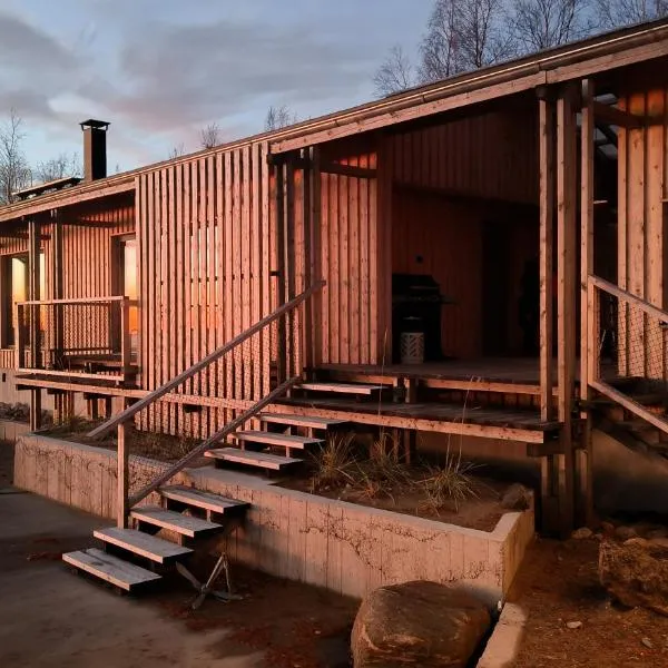 Pauha - Auroras and Sauna at The Seaside Cabin, near Rovaniemi，位于伊镇的酒店