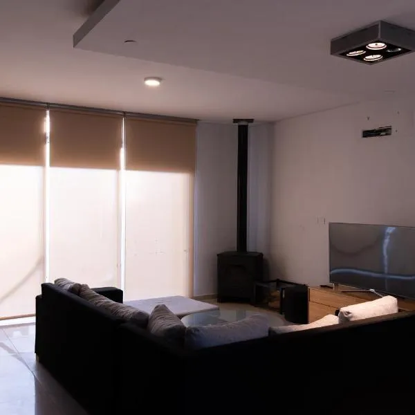 Rincon del Rio Home，位于内乌肯的酒店