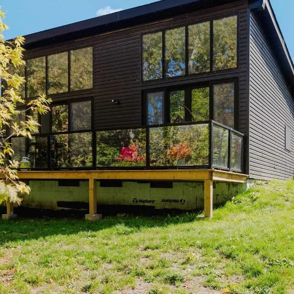 3-bedroom Lakefront Villa #9，位于Lakefield的酒店