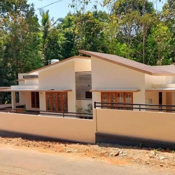 TROPICAL Villa WITH A VIEW，位于Vennikulam的酒店