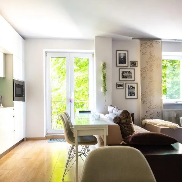 Spacious 2BR - Nivy Mall - Fast Wifi - Balcony with view - Flex check-in，位于Nivy的酒店