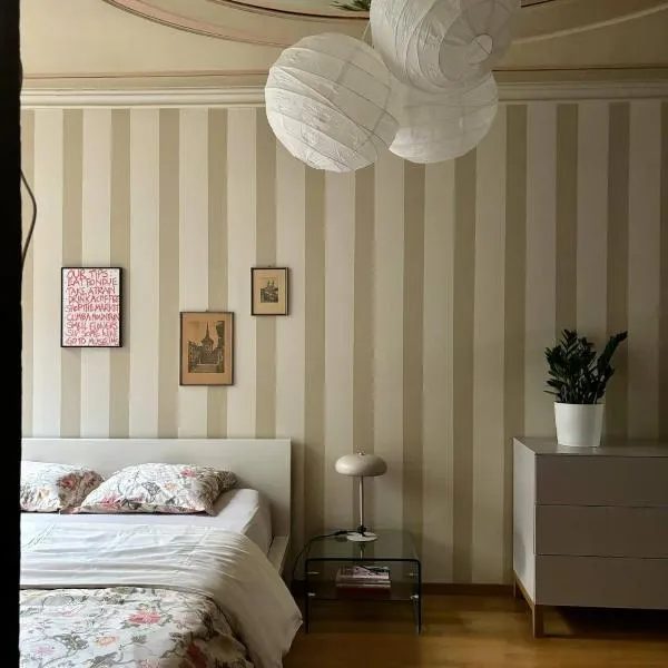 Wake Up in Bern Old Town Queen Bed Fast WiFi，位于伯尔尼的酒店