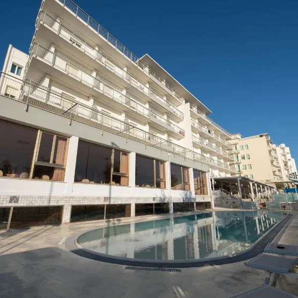 怡东大酒店，位于西尼加利亚的酒店