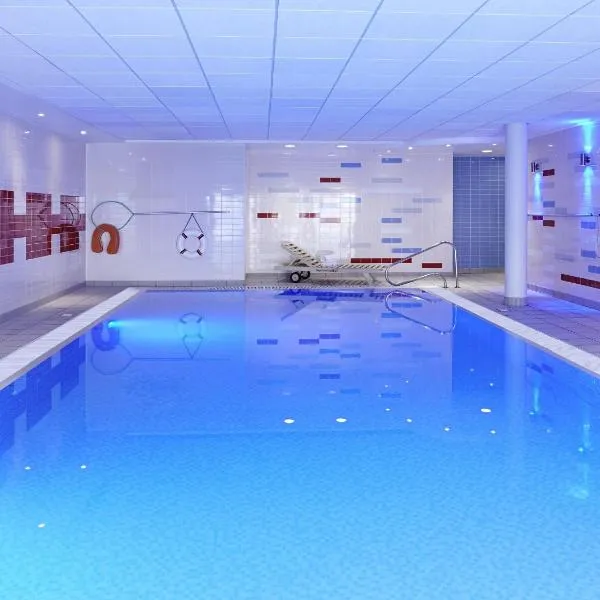 诺富特米尔顿凯恩斯酒店，位于米尔顿凯恩斯的酒店