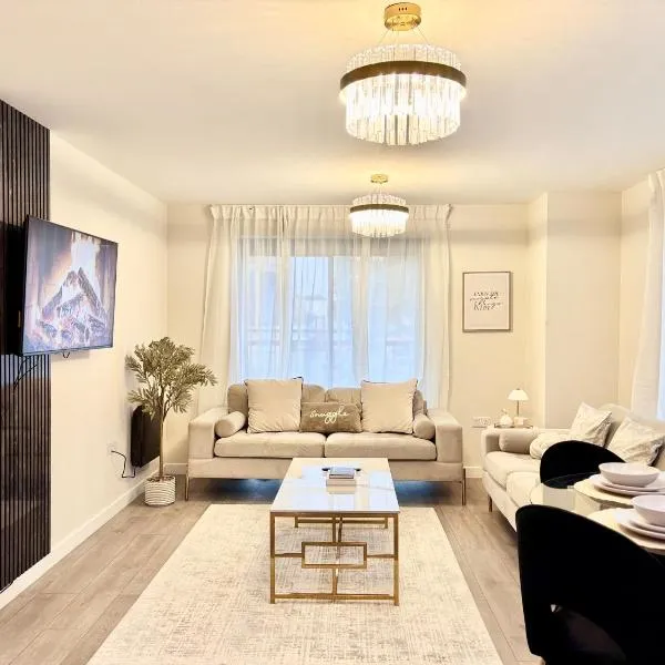 Lux Stays - 2BR Leeds City Centre Apartment - Ground Floor with Free Parking，位于利兹的酒店