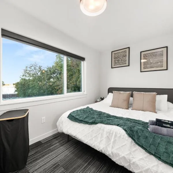 DT 2br 2bath Modern Apartment，位于斯波坎的酒店