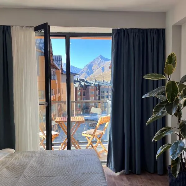 Cozy apartment next to ice rink，位于古多里的酒店