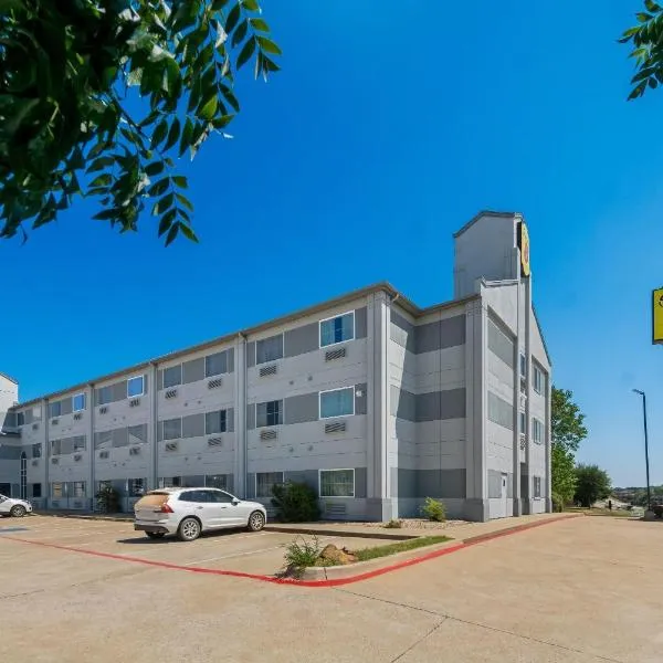 速8威德福汽车旅馆，位于韦瑟福德的酒店