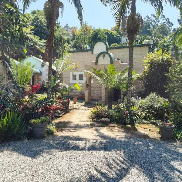 Garden of Eden Cottages and Guest House，位于姆巴巴内的酒店