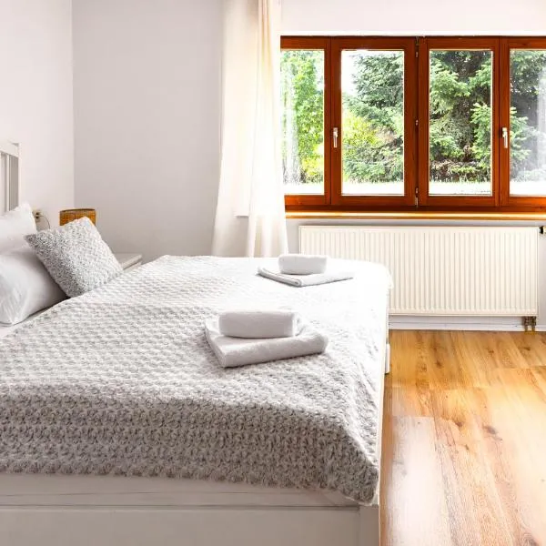 Ferienwohnung Kleiner Fuchs - für Familien mit Babys eingerichtet，位于赫兴施万德的酒店
