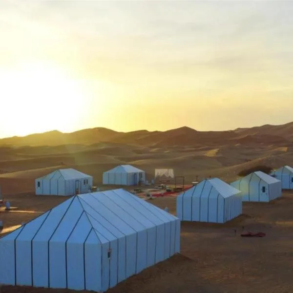 Sahara Classic Luxury Camp，位于梅尔祖卡的酒店