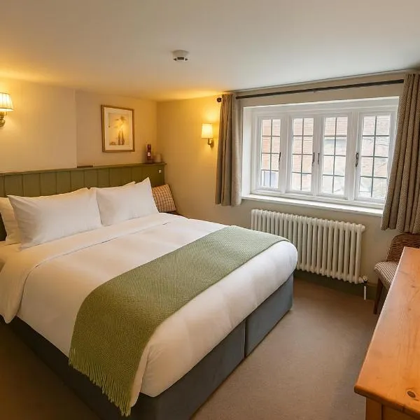 The Eight Bells Inn, Bolney，位于Bolney的酒店