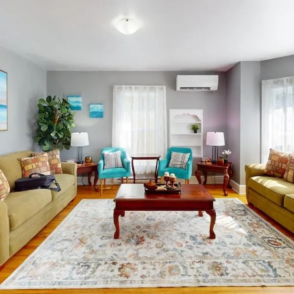 Wolfville Central 4 Family Suite with Style，位于沃尔夫维尔的酒店