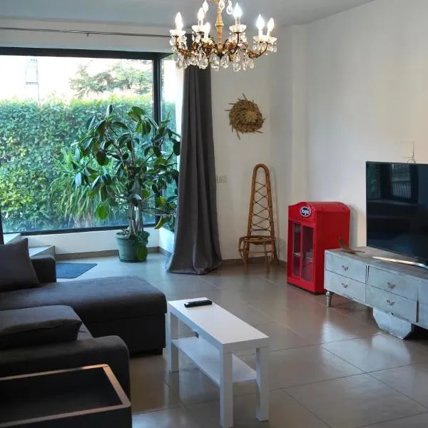 JD Suite Apartment near Ferrari，位于菲奥拉诺莫德内塞的酒店