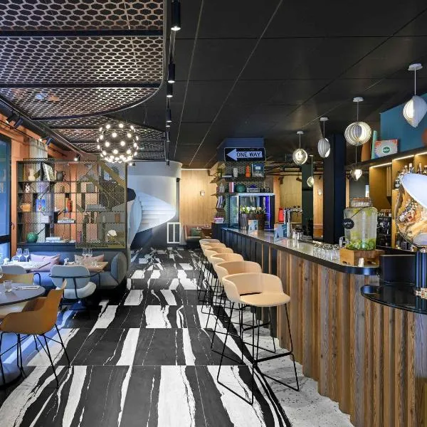 Tribe Paris La Defense Esplanade，位于库尔布瓦的酒店