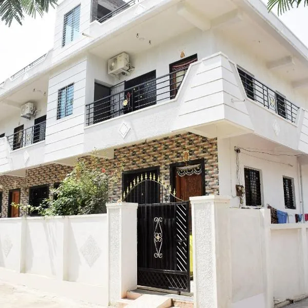 Daneshwari Bhakt Niwas，位于Akalkot的酒店